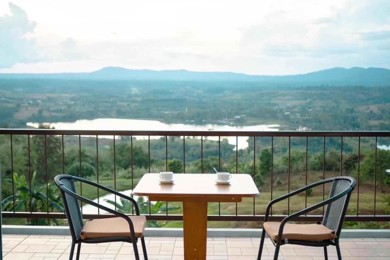 The Private 2 @ Khao Kho Hotell Exteriör bild